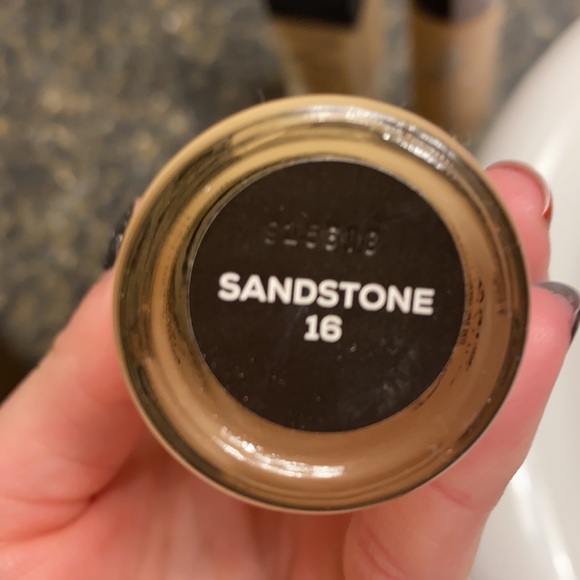 Bare minerals, NARS, BECCA foundation/ bronzer       #14 - Picture 2 of 4